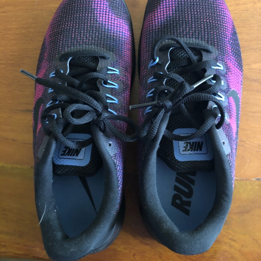 Nike tennis shoes